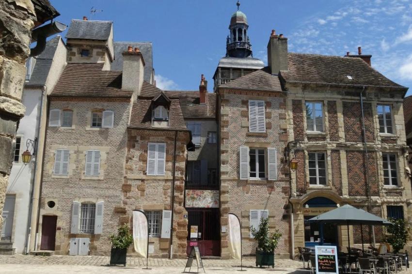 Bel Appartement En Coeur De Ville - 20 Minutes Du Pal Moulins  Zewnętrze zdjęcie
