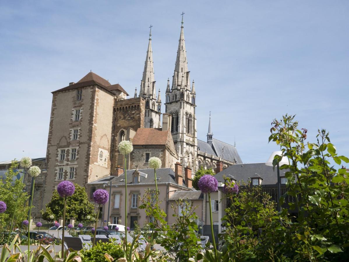Bel Appartement En Coeur De Ville - 20 Minutes Du Pal Moulins  Zewnętrze zdjęcie