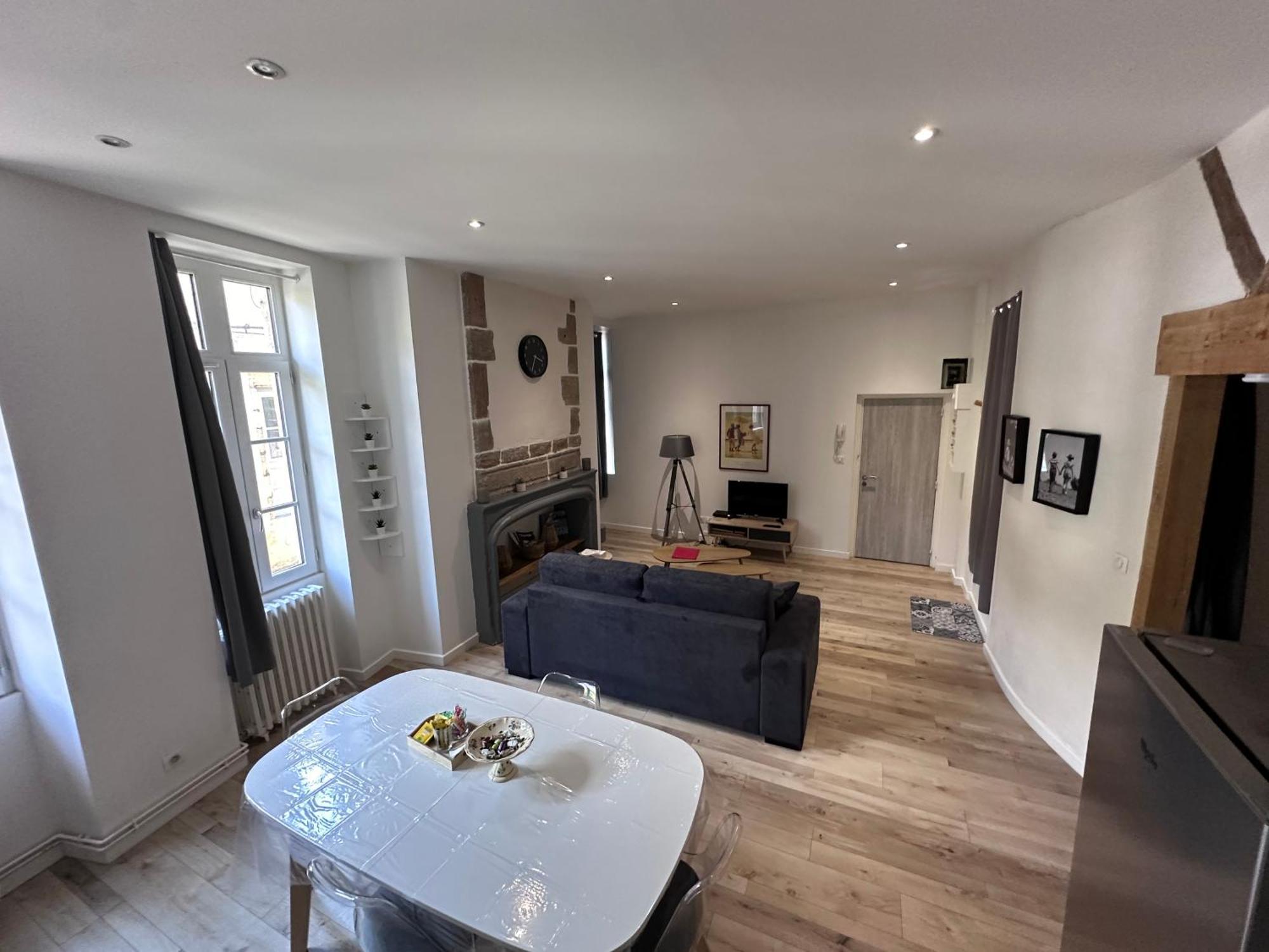 Bel Appartement En Coeur De Ville - 20 Minutes Du Pal Moulins  Zewnętrze zdjęcie